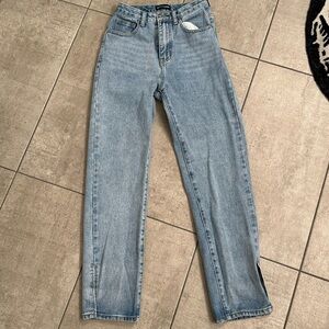 PrettyLittleThing Straight Leg Jeans